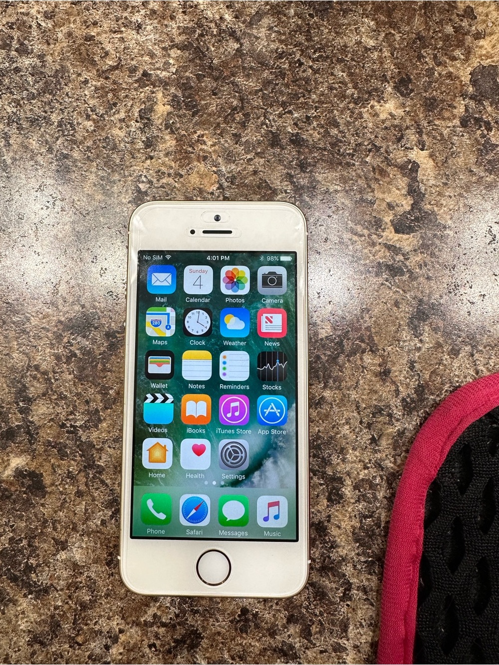 Apple iPhone 5 SE - White Front with Silver Trim